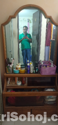 Dressing table